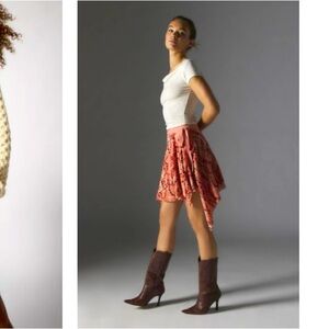 Urban Outfitters Silence + Noise Emilia
Chiffon Mini Skirt size small